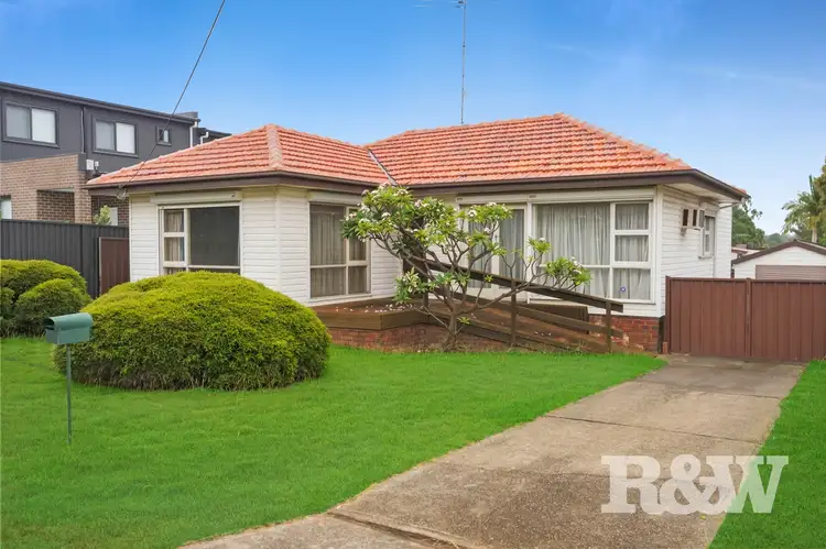 49 Canterbury Road, Glenfield NSW 2167