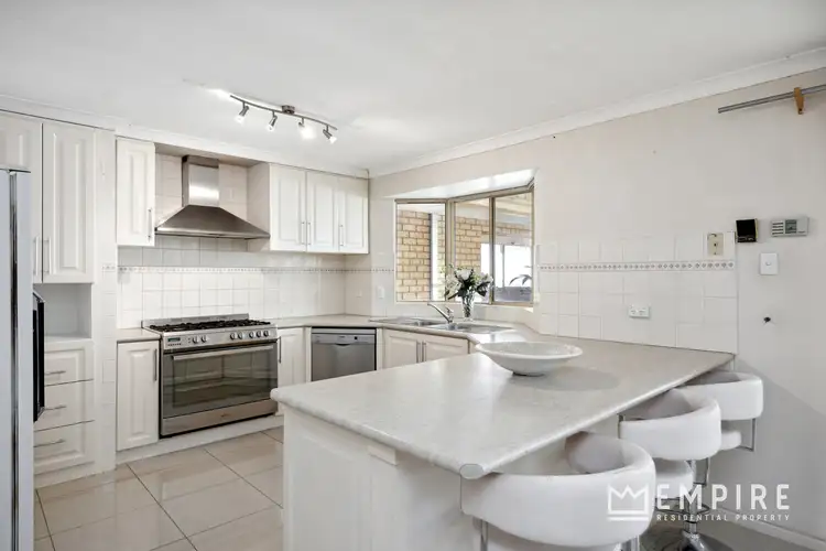 34 Turfan Way, Lake Coogee WA 6166