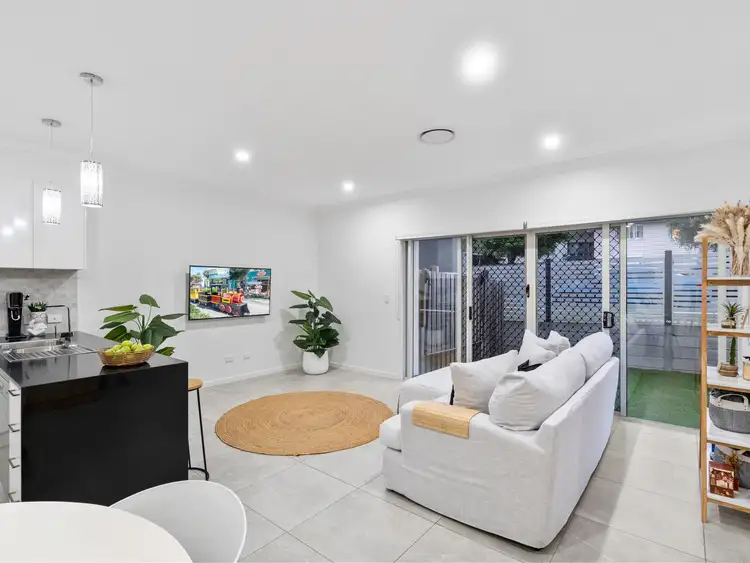 Fifth view of Homely townhouse listing, 2/92 Middleton Street, Mount Gravatt QLD 4122