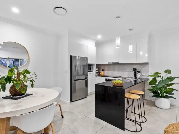 Sixth view of Homely townhouse listing, 2/92 Middleton Street, Mount Gravatt QLD 4122