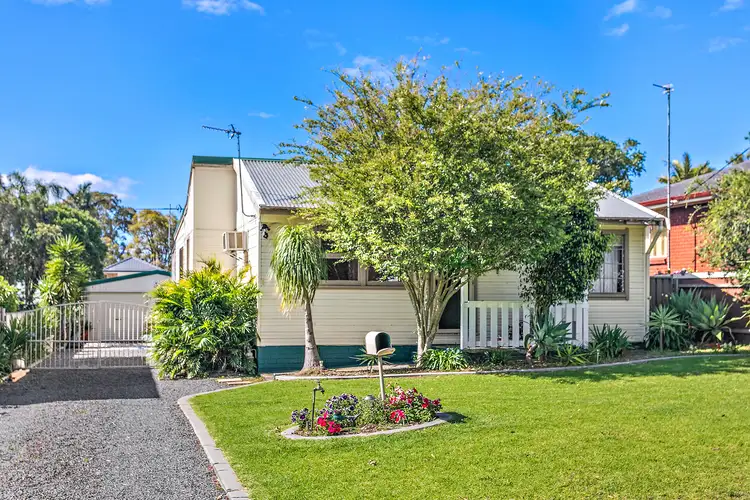 6 Cullen Street, Oak Flats NSW 2529