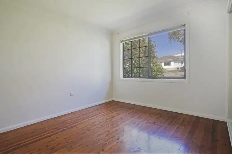 Fifth view of Homely house listing, 6 Cullen Street, Oak Flats NSW 2529
