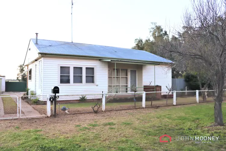 9 Urana Street, Lockhart NSW 2656