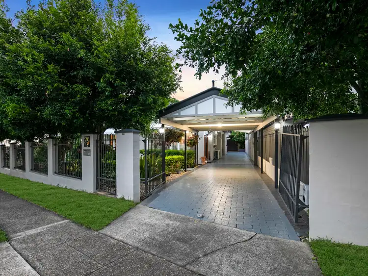 22 Hyde Road, Yeronga QLD 4104