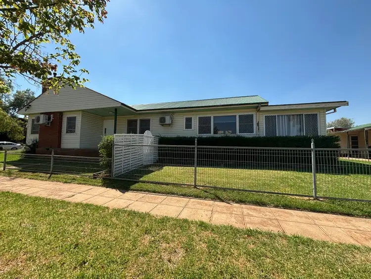 1 Albert Street, Parkes NSW 2870
