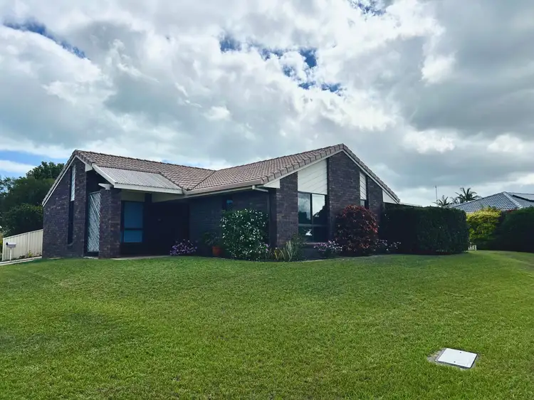 1 Durham Court, Sandstone Point QLD 4511