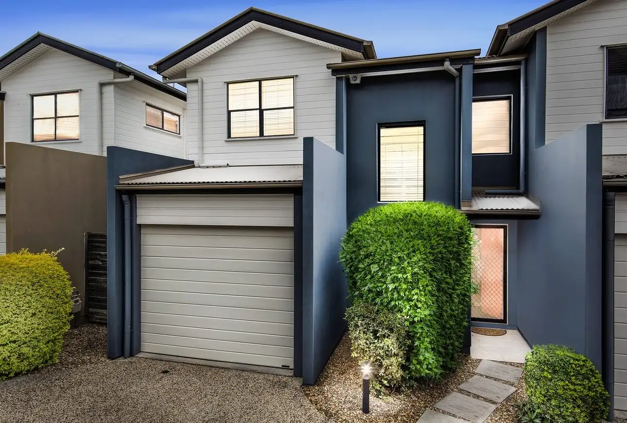 Main view of Homely townhouse listing, 15/16 Park Street, Hawthorne QLD 4171