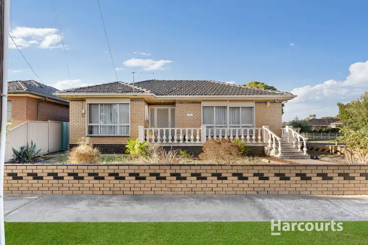 2 Clover Avenue, St Albans VIC 3021