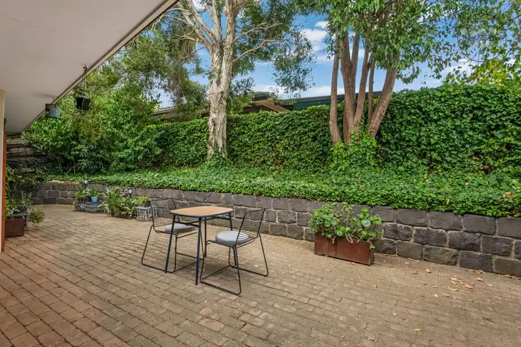 Main view of Homely unit listing, 1/204 Aspinall Street, Kangaroo Flat VIC 3555
