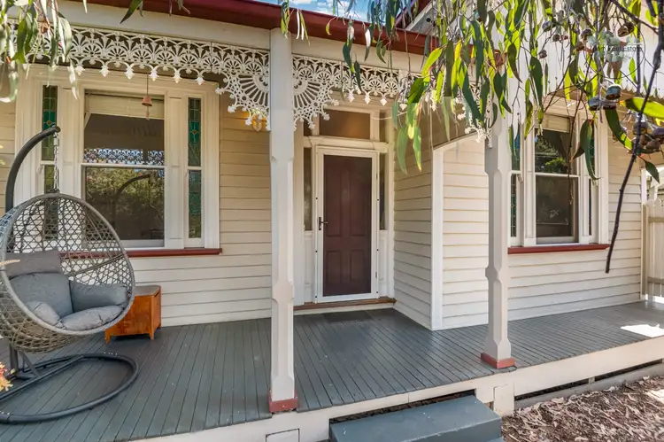 10 Hoskins Street, Quarry Hill VIC 3550