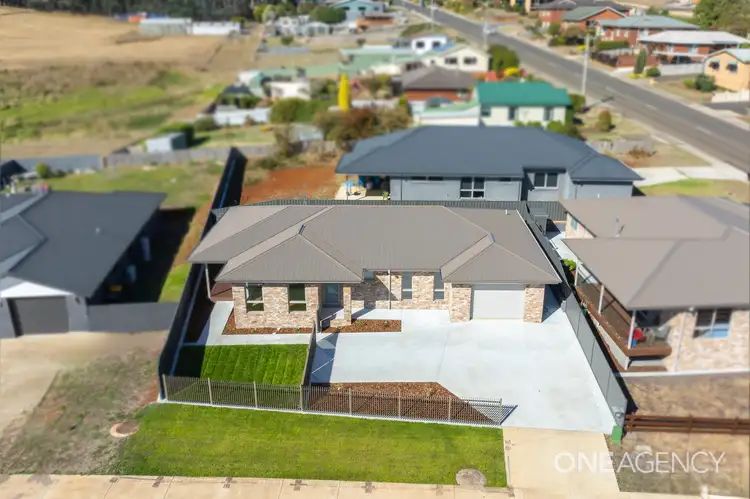 2A Janet Drive, Park Grove TAS 7320