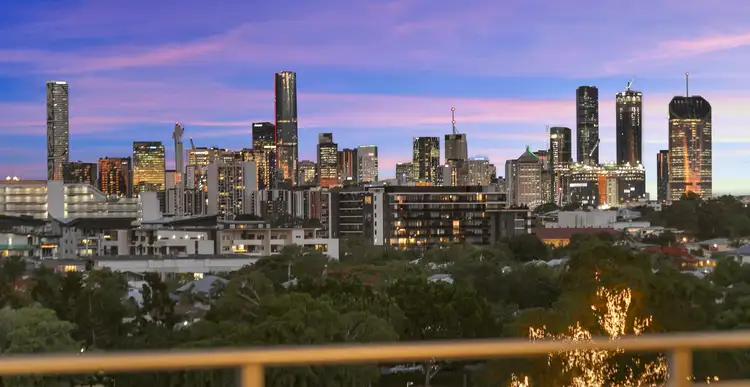 16/2 Sandford Street, St Lucia QLD 4067