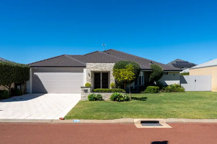 10 Warrior Pass, Madora Bay WA 6210