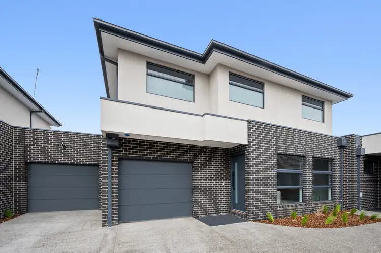 Main view of Homely house listing, 2/7 Aylesbury Crescent, Gladstone Park VIC 3043