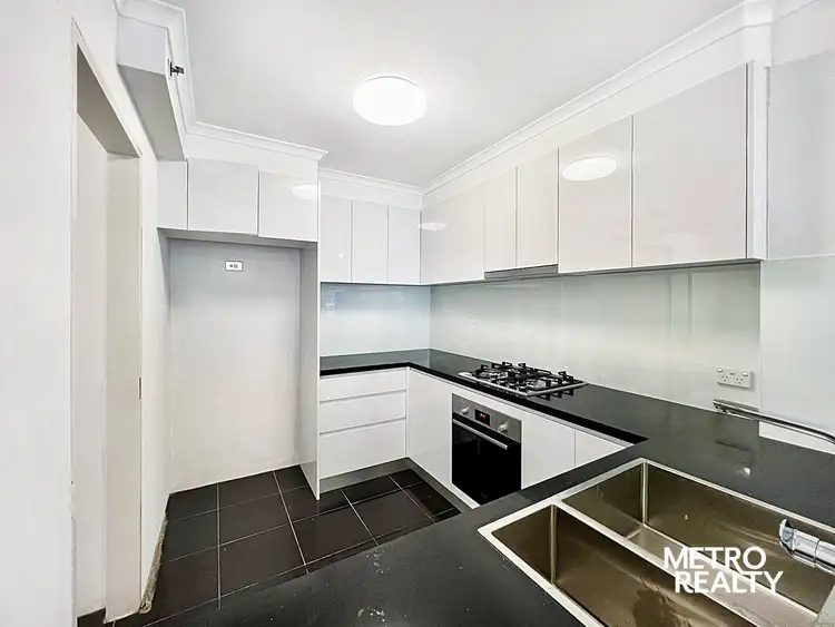 Third view of Homely apartment listing, 301/569 George Street, Sydney NSW 2000