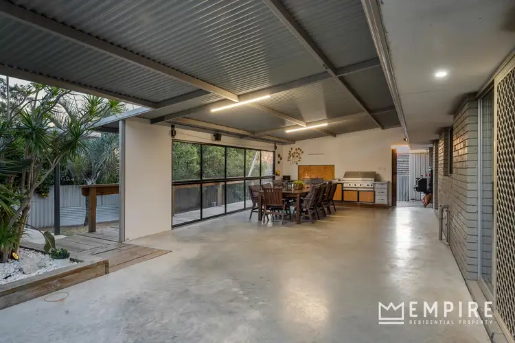14 Milton Place, Lake Coogee WA 6166