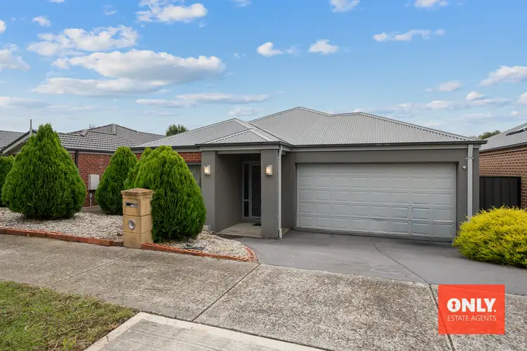 8 Half Moon Crescent