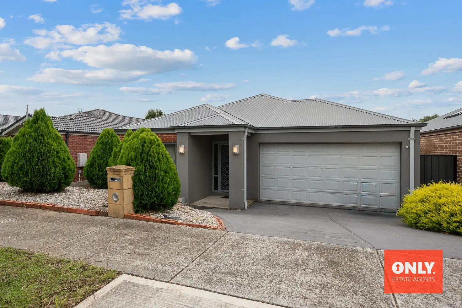 Main view of Homely house listing, 8 Half Moon Crescent, Pakenham VIC 3810