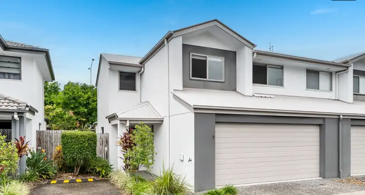 2 Pandanus Place