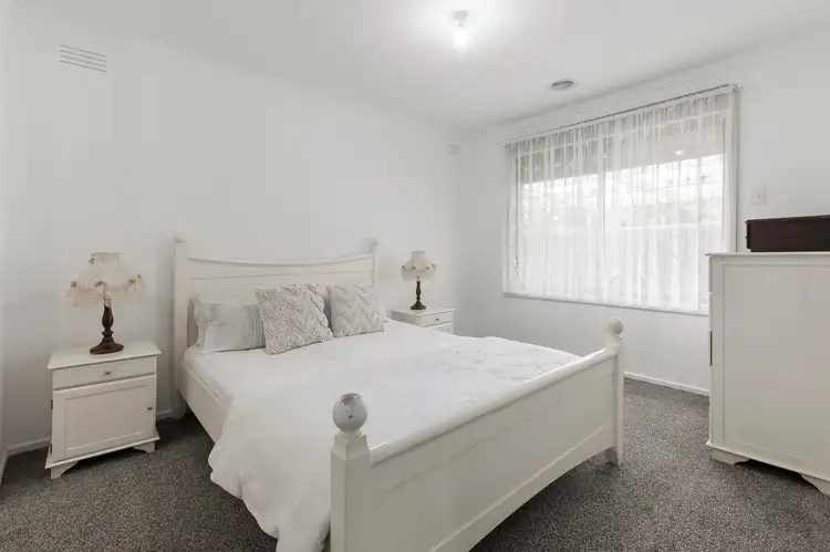 Fifth view of Homely house listing, 7 Jenkins Court, Kealba VIC 3021