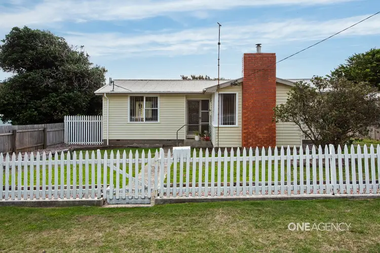 15 Rougemont Street, Stanley TAS 7331