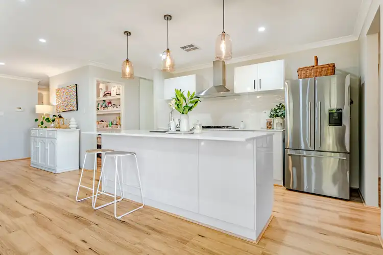 Sixth view of Homely house listing, 8 Bonnington Loop, Madora Bay WA 6210