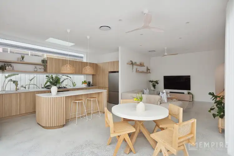 27 Anka Gardens, Lake Coogee WA 6166