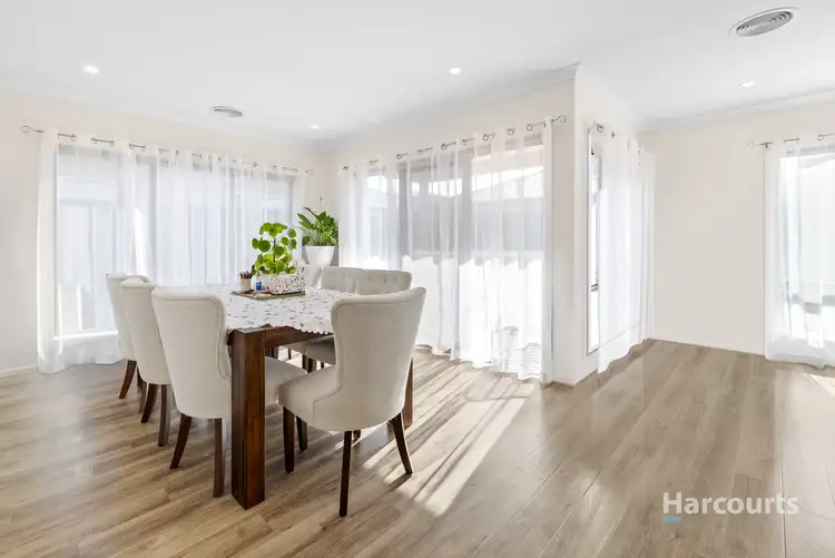 Second view of Homely house listing, 7 Innage Avenue, Strathtulloh VIC 3338