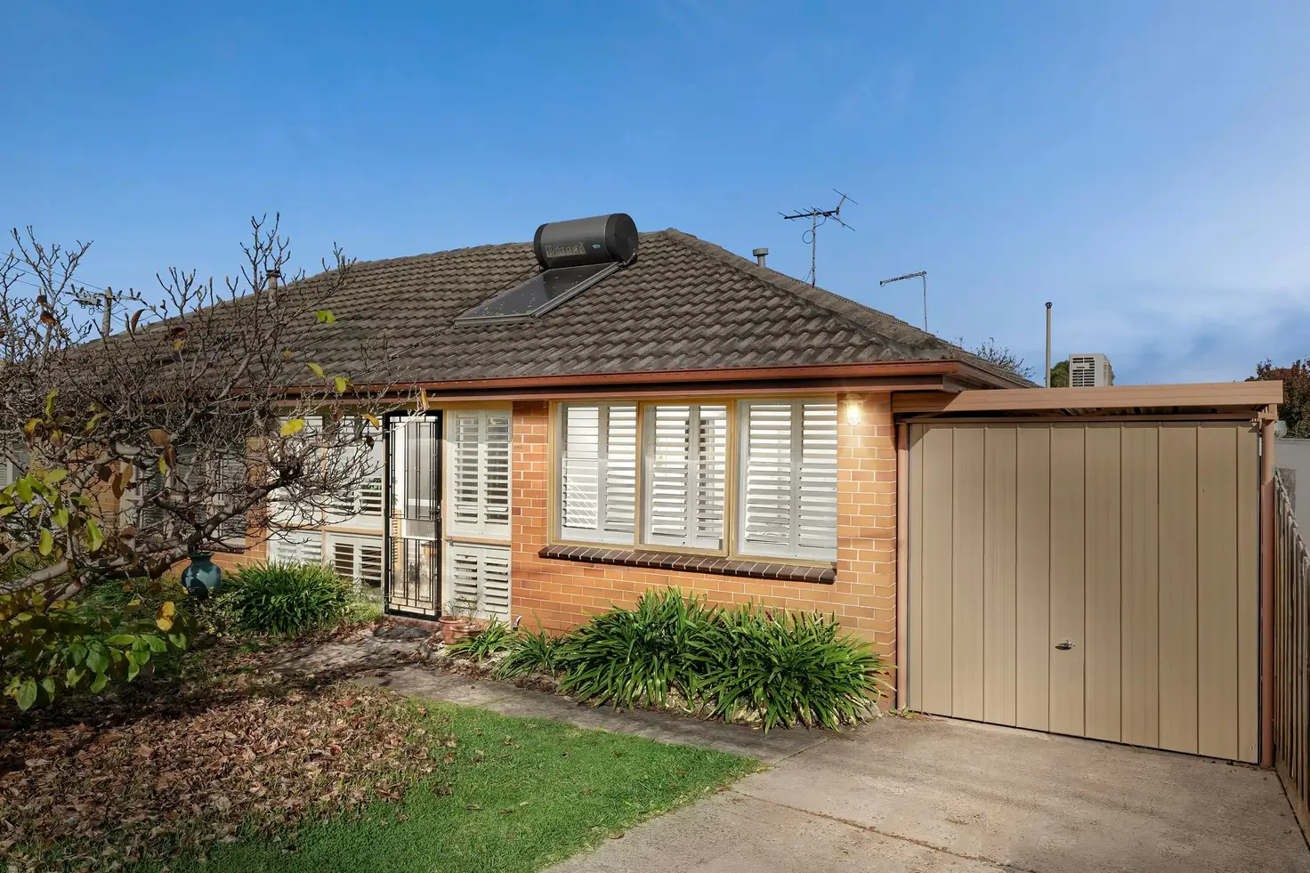 Main view of Homely unit listing, 2/1 Royal Avenue, Essendon North VIC 3041