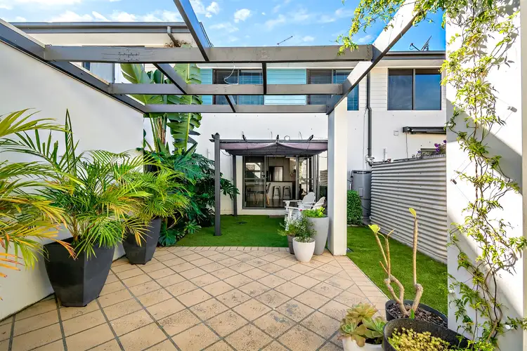 2/5 Park Esplanade, Coomera QLD 4209