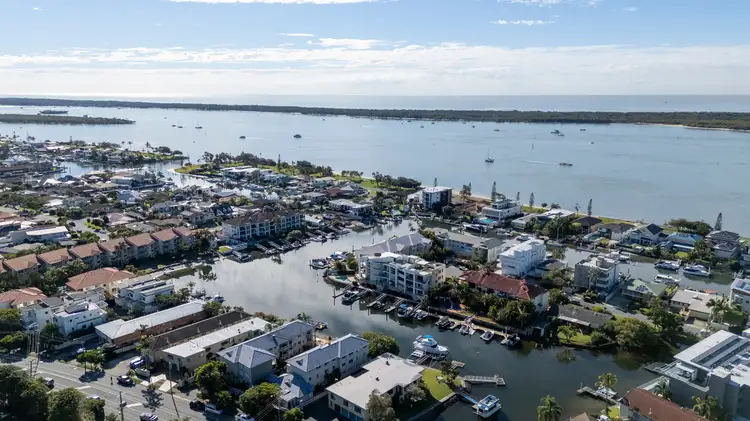 16/75-77 Bayview Street, Runaway Bay QLD 4216