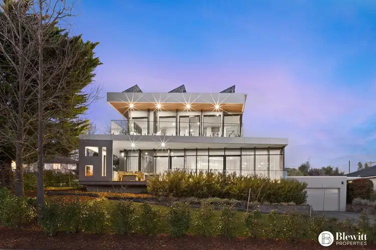 8 Birdwood Street, Hughes ACT 2605