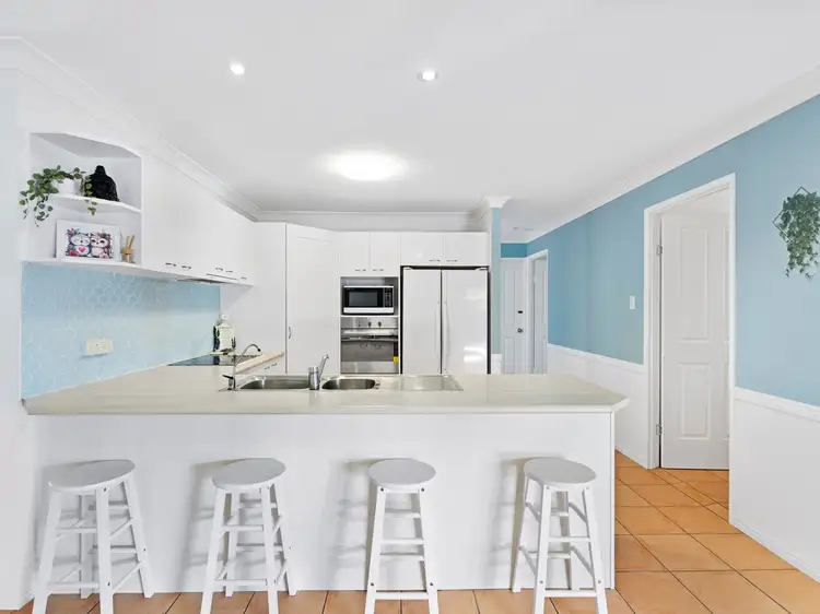 85 Silver Glade Drive, Elanora QLD 4221
