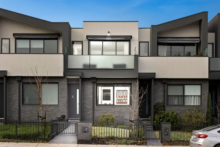 Main view of Homely townhouse listing, 2/652 Pascoe Vale Road, Oak Park VIC 3046