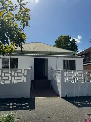 492 Bowen Terrace