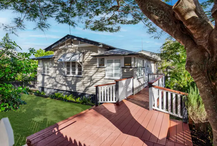 39 Waverley Road, Camp Hill QLD 4152