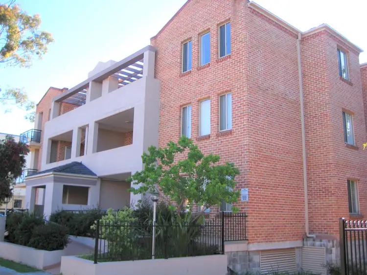 8/36-38 Lydbrook St, Westmead NSW 2145