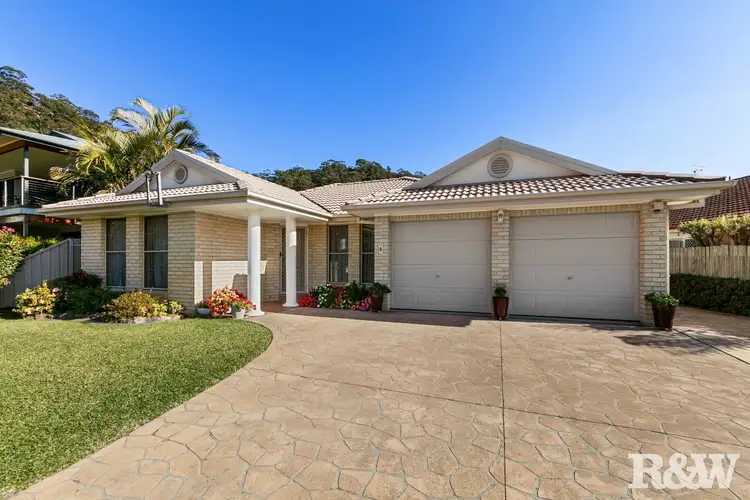 6 Lace Avenue, Umina Beach NSW 2257