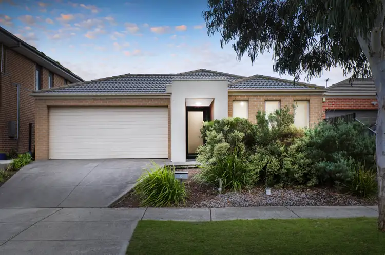 9 Crathe Close, Roxburgh Park VIC 3064