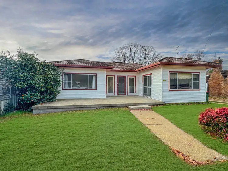 111E Fitzroy Street, Walcha NSW 2354