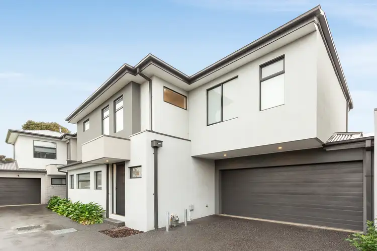 2/7 Bowes Avenue, Airport West VIC 3042