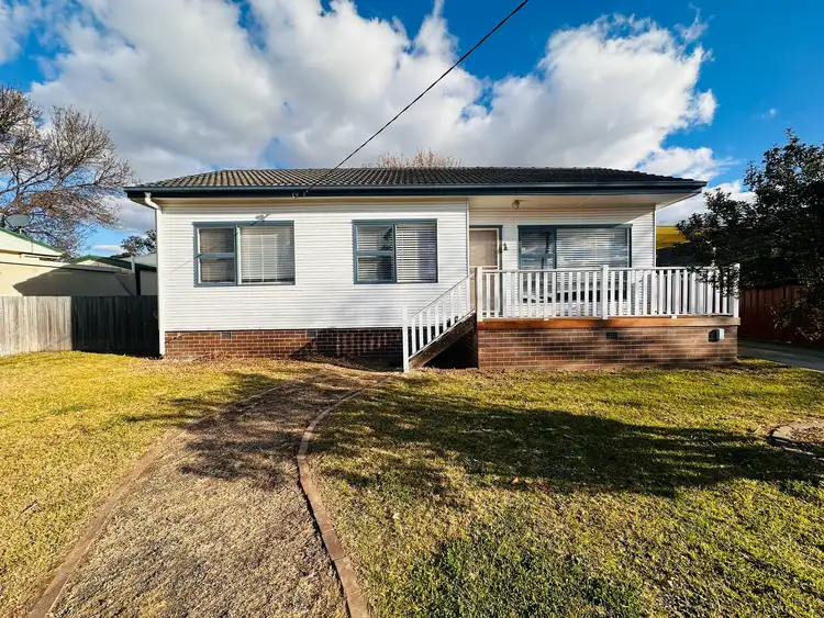 2A James Avenue, Armidale NSW 2350