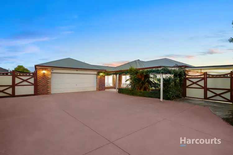 15 Hammersley Place, Caroline Springs VIC 3023