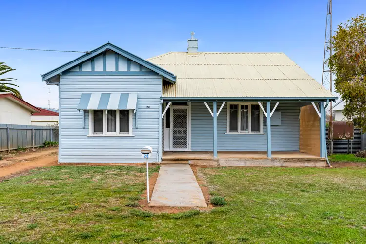 28 Ferrier Street, Lockhart NSW 2656