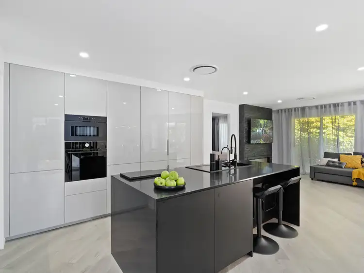 7 Weir Close, Belmont QLD 4153