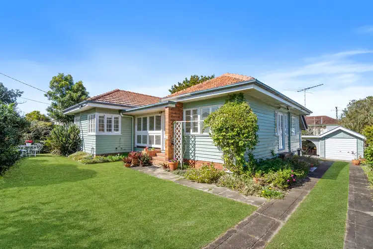 27 Murton Avenue, Holland Park QLD 4121