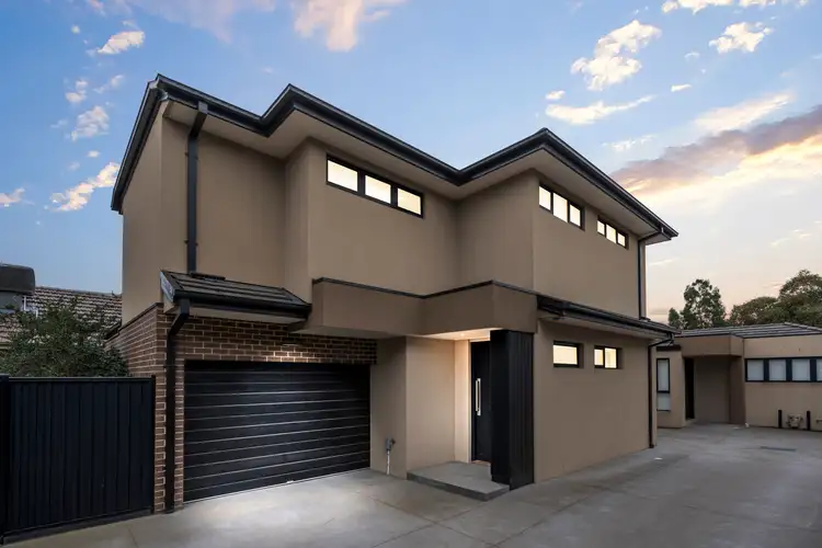 2/28 Roland Avenue, Strathmore VIC 3041