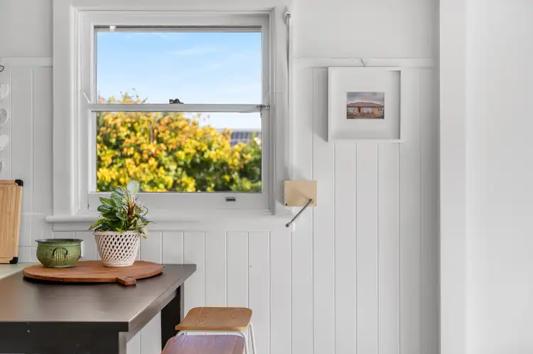 18 Bukari Street, West Wollongong NSW 2500