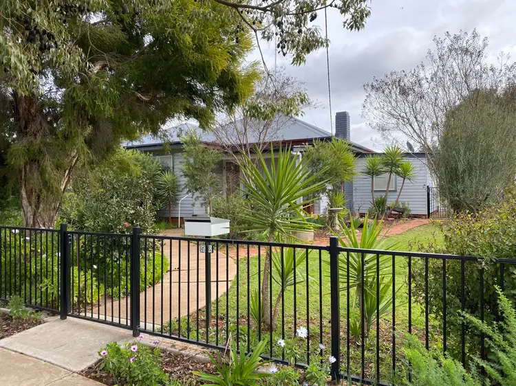 52 Close Street, Parkes NSW 2870
