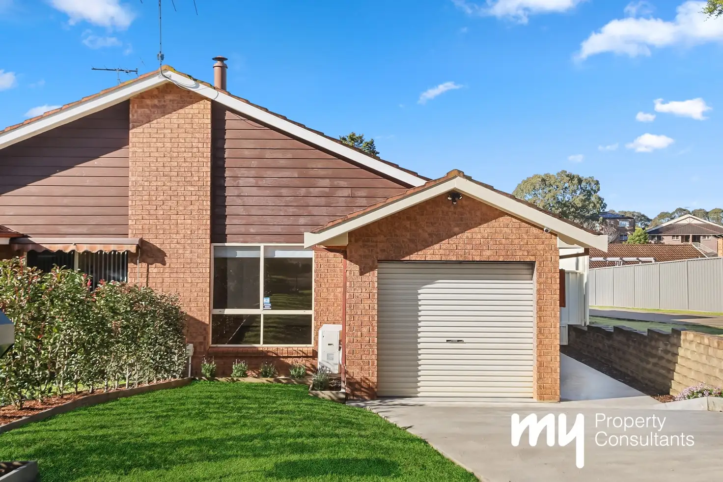Main view of Homely semi-detached listing, 2/102 Chasselas Avenue, Eschol Park NSW 2558